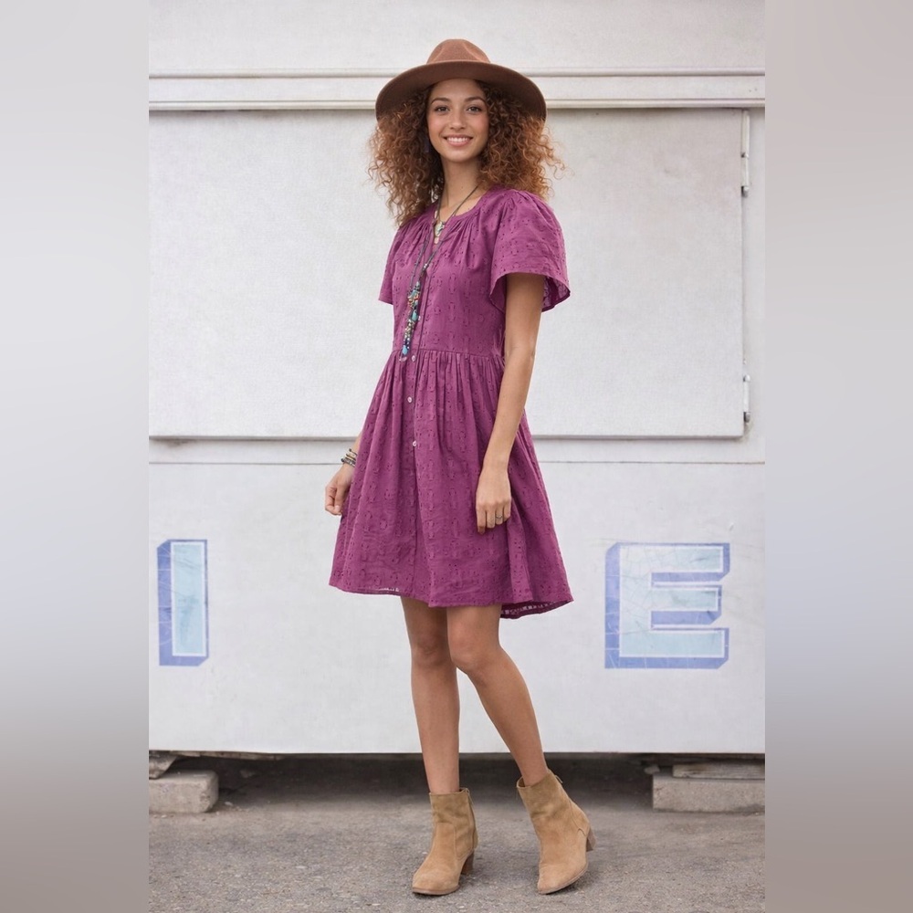 Sundance Eyelet Embroidered Cotton Dress – Size P6 – Purple
